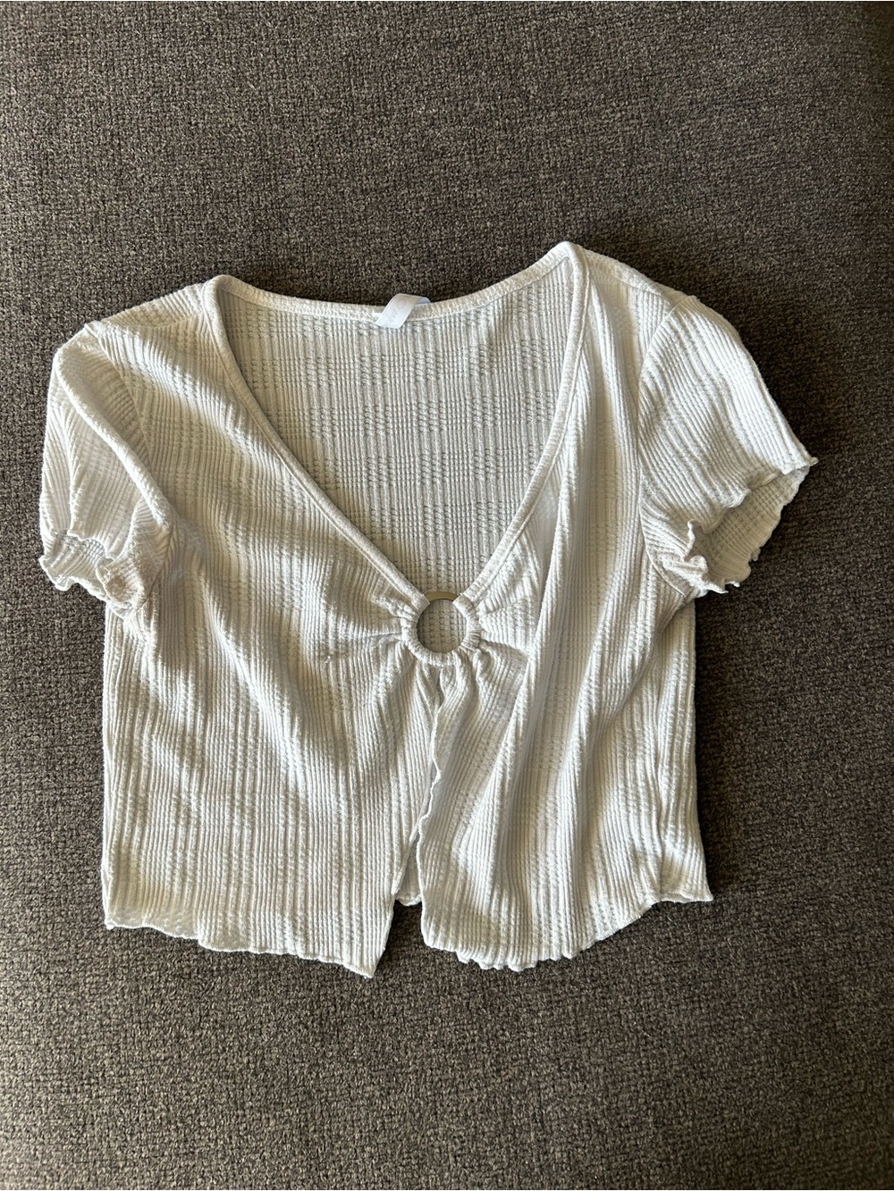 White Ring-Front Ribbed Short Sleeve Top